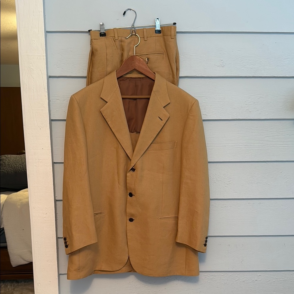 Men's Brioni Linen Suit
